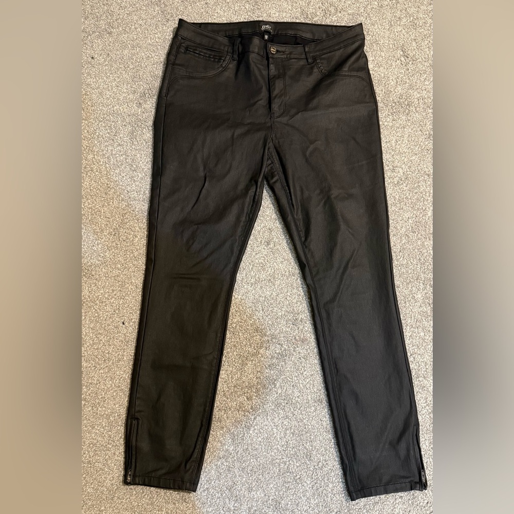 Only Black Pant